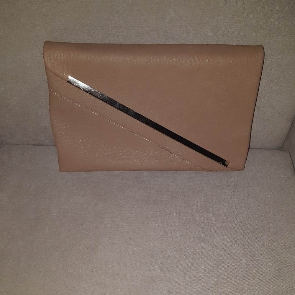 Light Tan Faux Leather Clutch w/ Gold Chain Strap